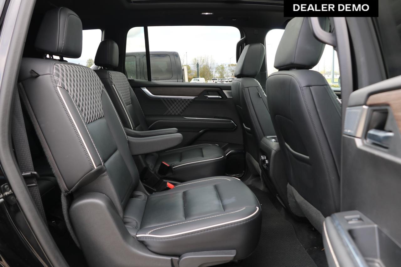 2025 GMC Acadia Denali 4dr All-Wheel Drive Photo