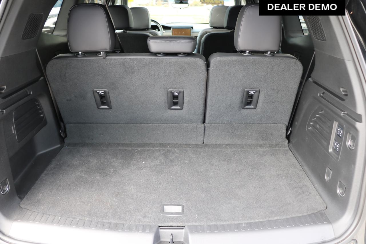 2025 GMC Acadia Denali 4dr All-Wheel Drive Photo