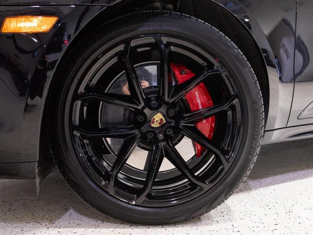 2024 Porsche Macan GTS AWD Photo