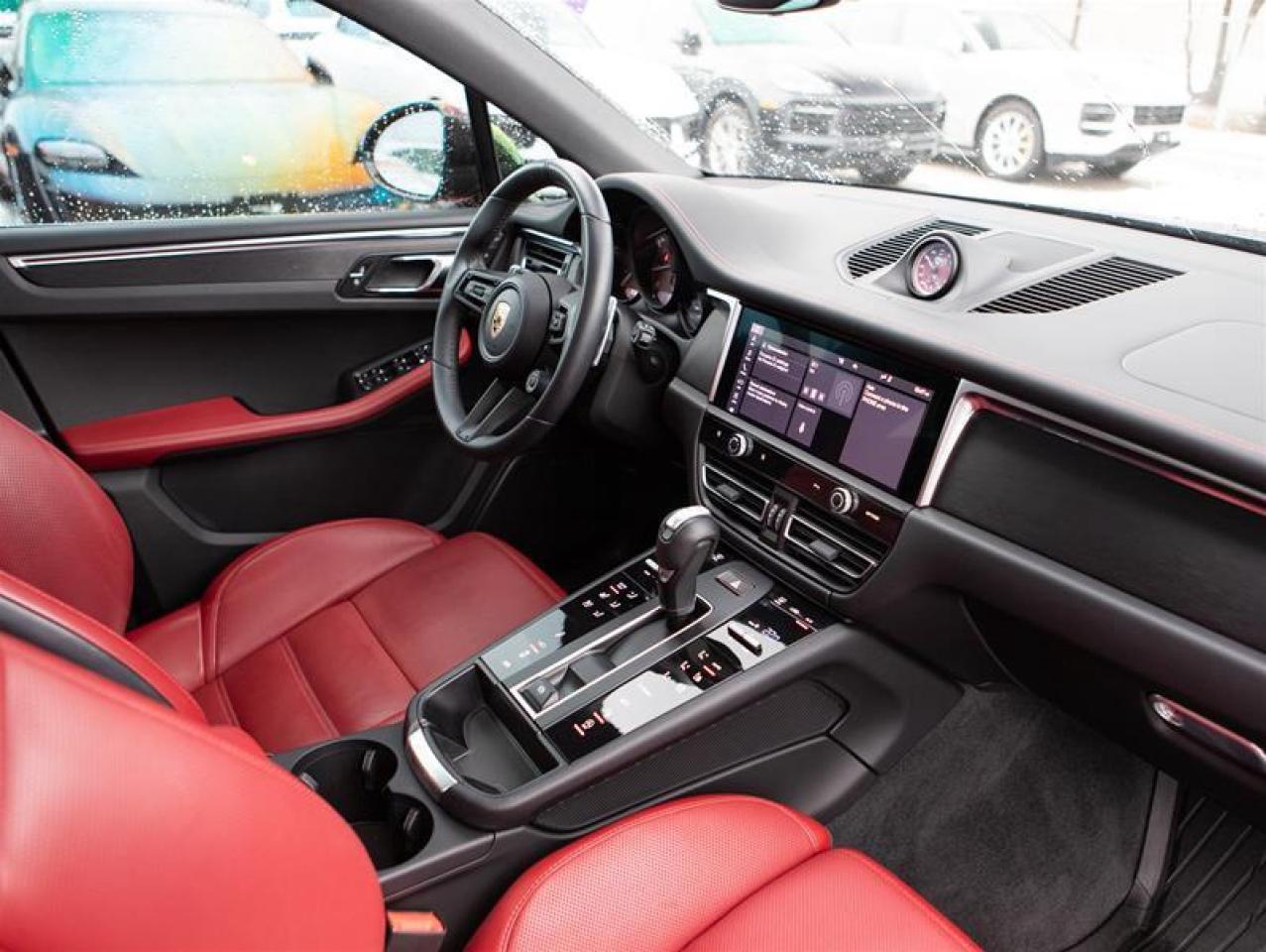 2024 Porsche Macan GTS AWD Photo