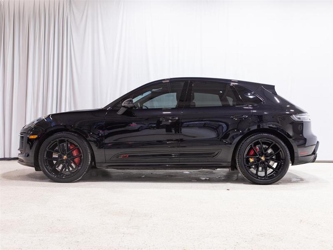 2024 Porsche Macan GTS AWD Photo