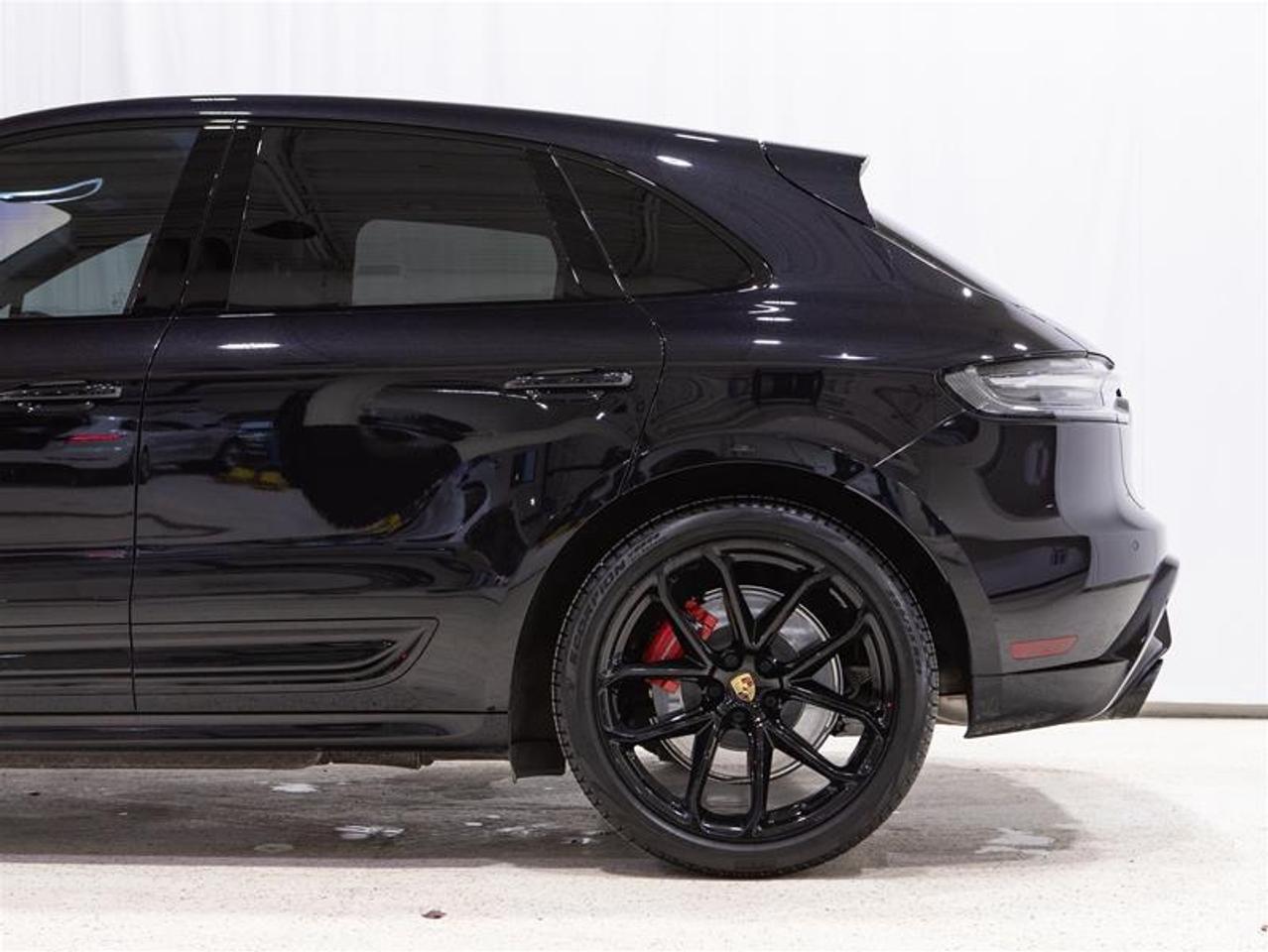 2024 Porsche Macan GTS AWD Photo