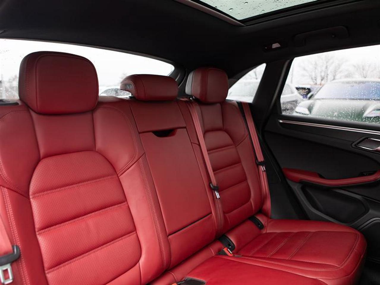 2024 Porsche Macan GTS AWD Photo