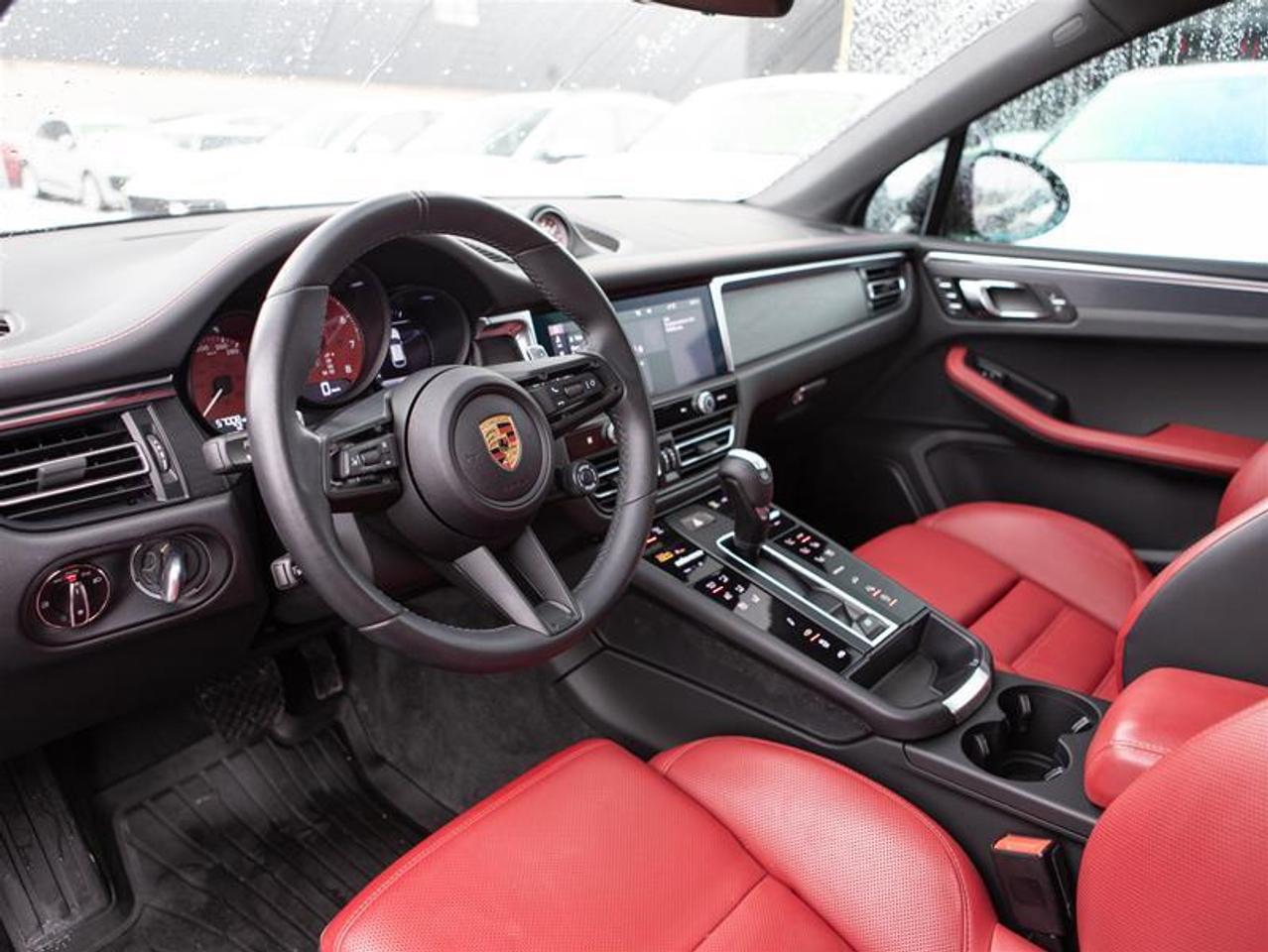 2024 Porsche Macan GTS AWD Photo