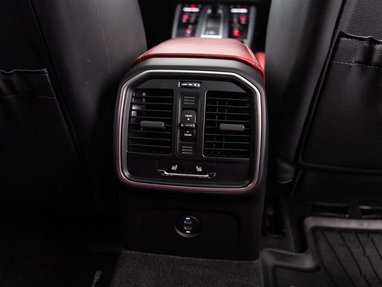 2024 Porsche Macan GTS AWD Photo