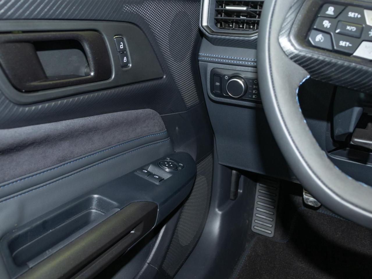 2024 Ford Mustang Dark Horse 2dr Fastback Photo