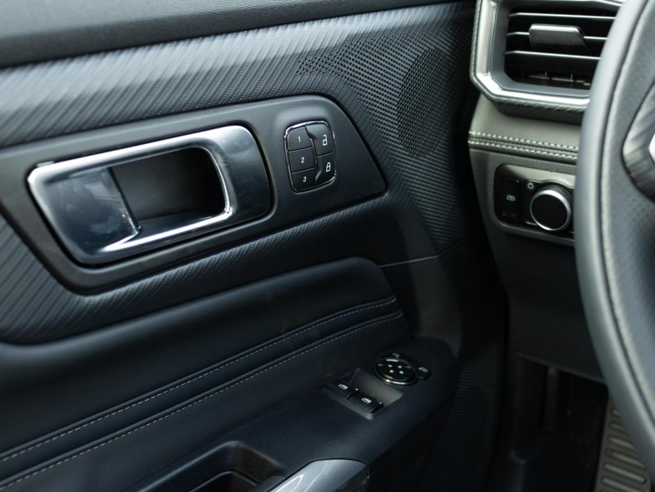 2024 Ford Mustang  Photo