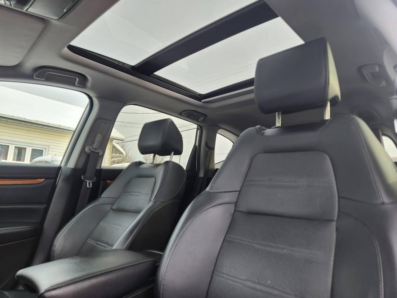 2017 Honda CR-V Touring 4dr All-wheel Drive Photo