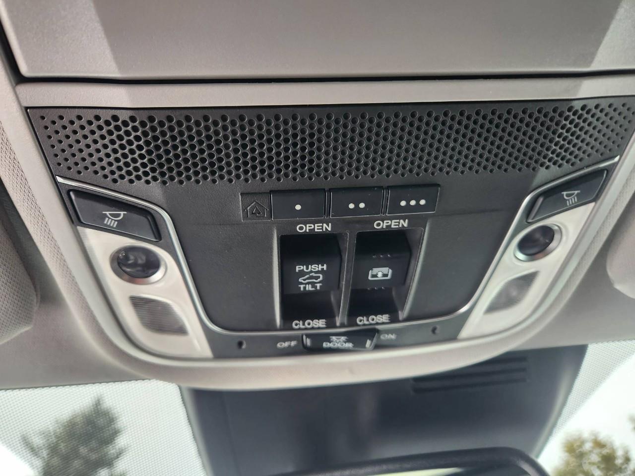 2017 Honda CR-V Touring 4dr All-wheel Drive Photo