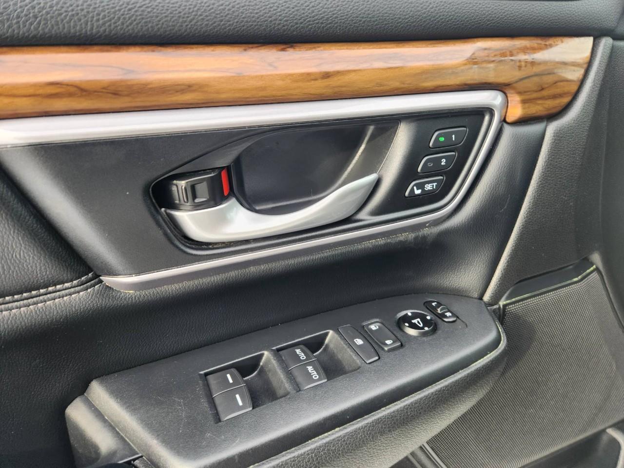 2017 Honda CR-V Touring 4dr All-wheel Drive Photo