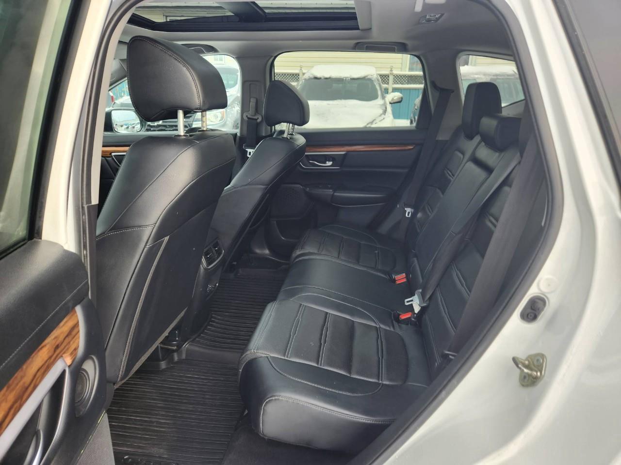 2017 Honda CR-V Touring 4dr All-wheel Drive Photo