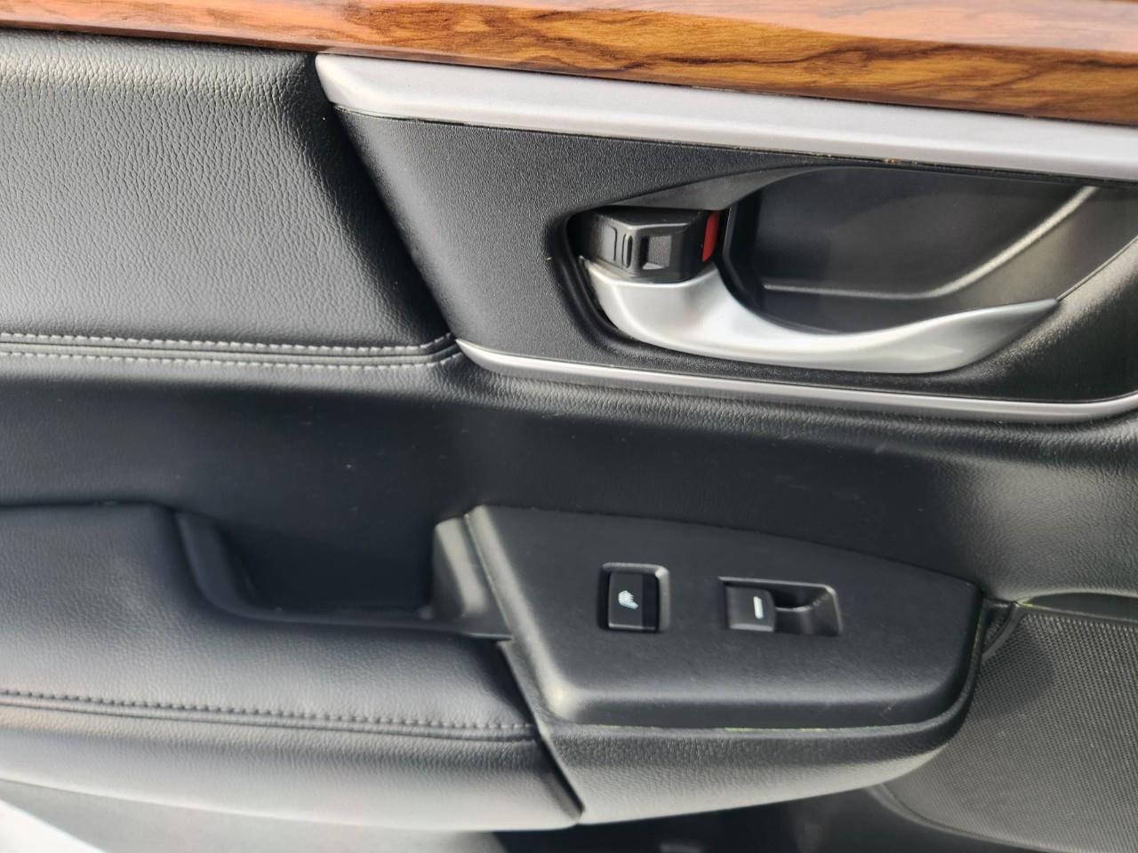 2017 Honda CR-V Touring 4dr All-wheel Drive Photo