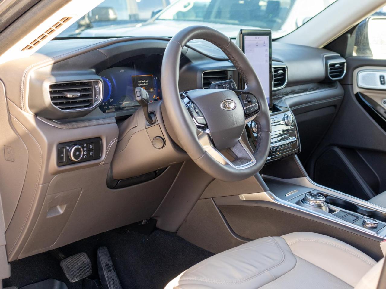 2024 Ford Explorer Platinum 4dr 4x4 Photo