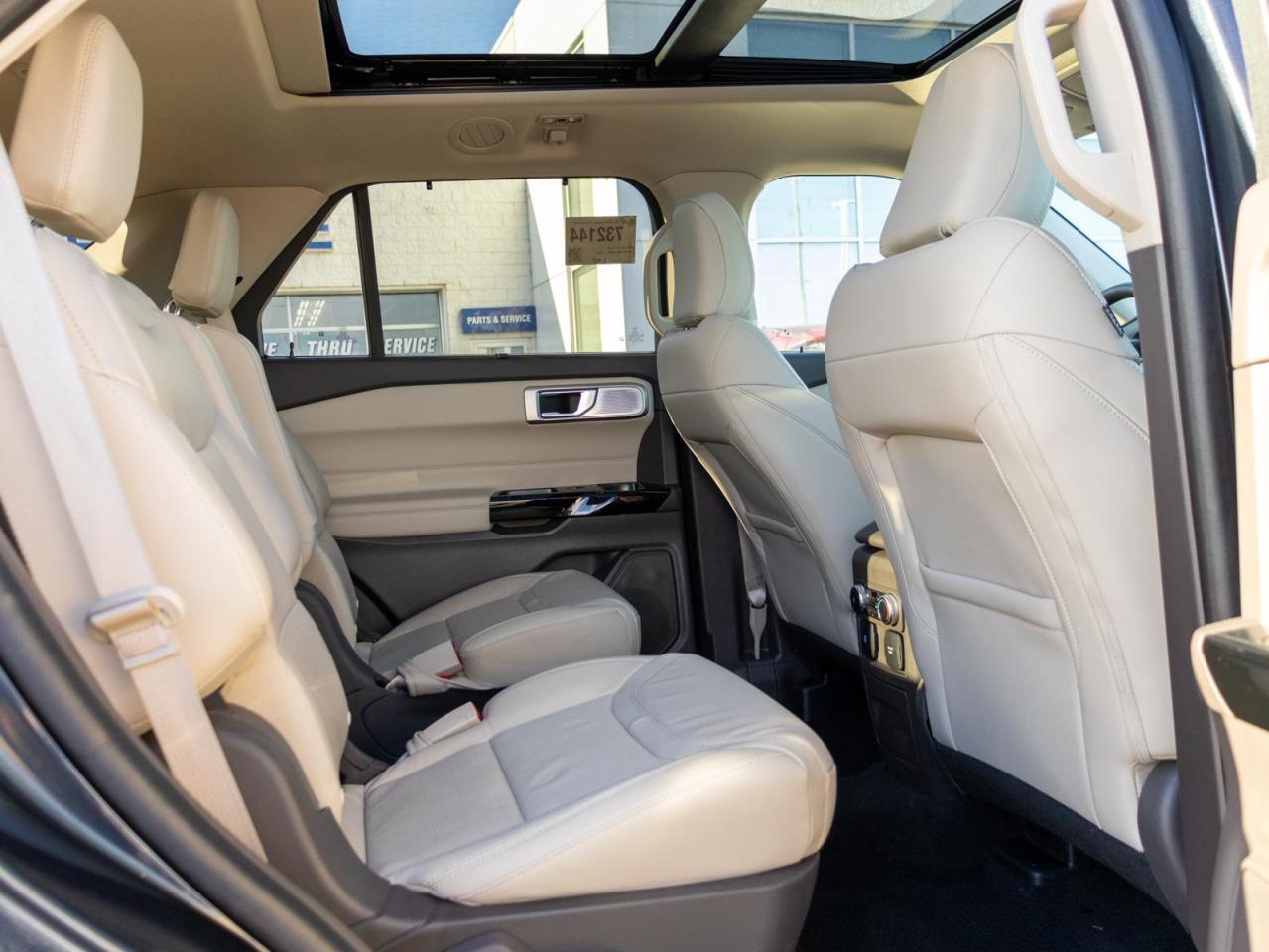 2024 Ford Explorer Platinum 4dr 4x4 Photo