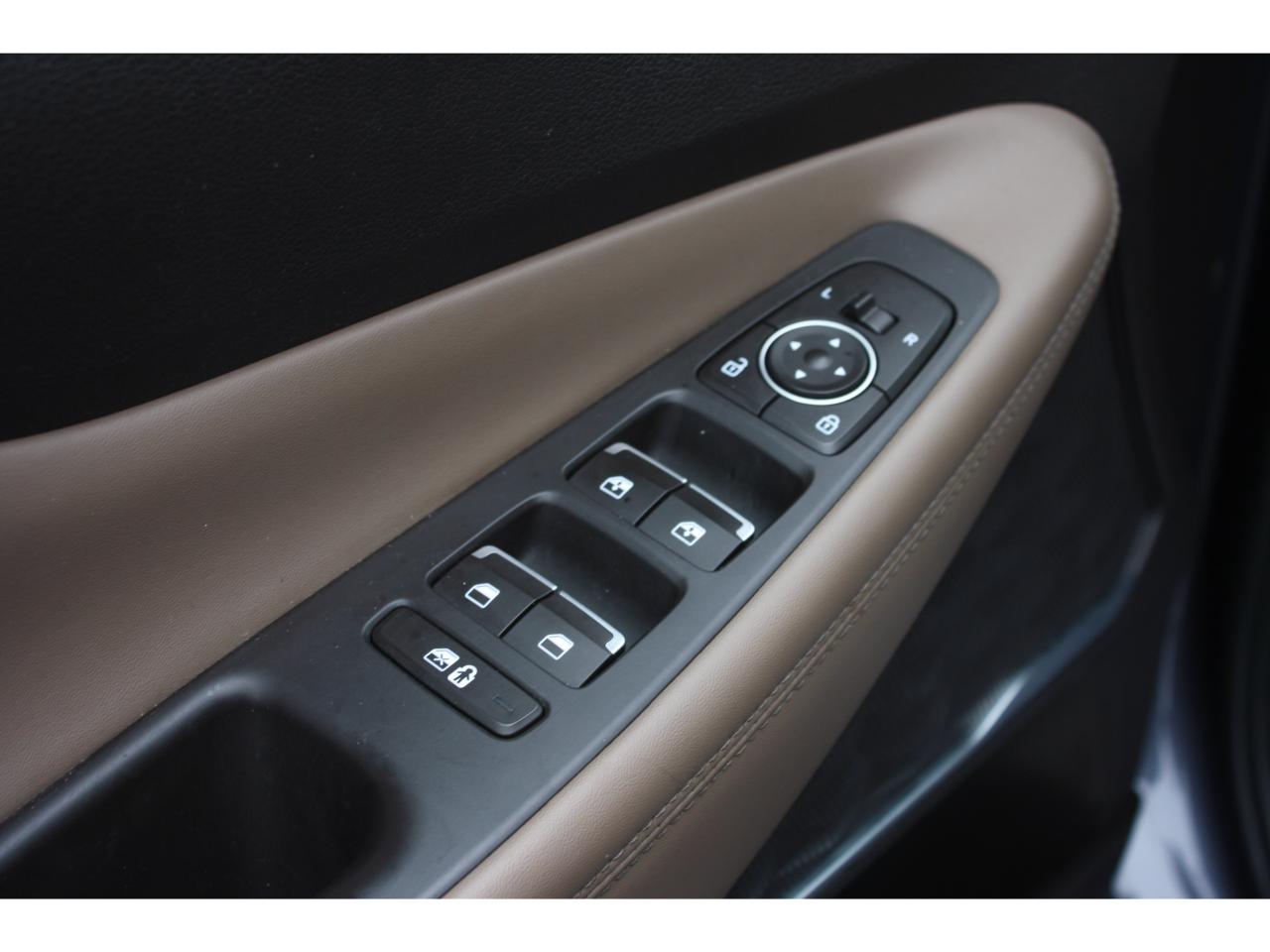 2022 Hyundai Santa Fe Hybrid Luxury / Leather / Heated Seats / Sunroof Photo