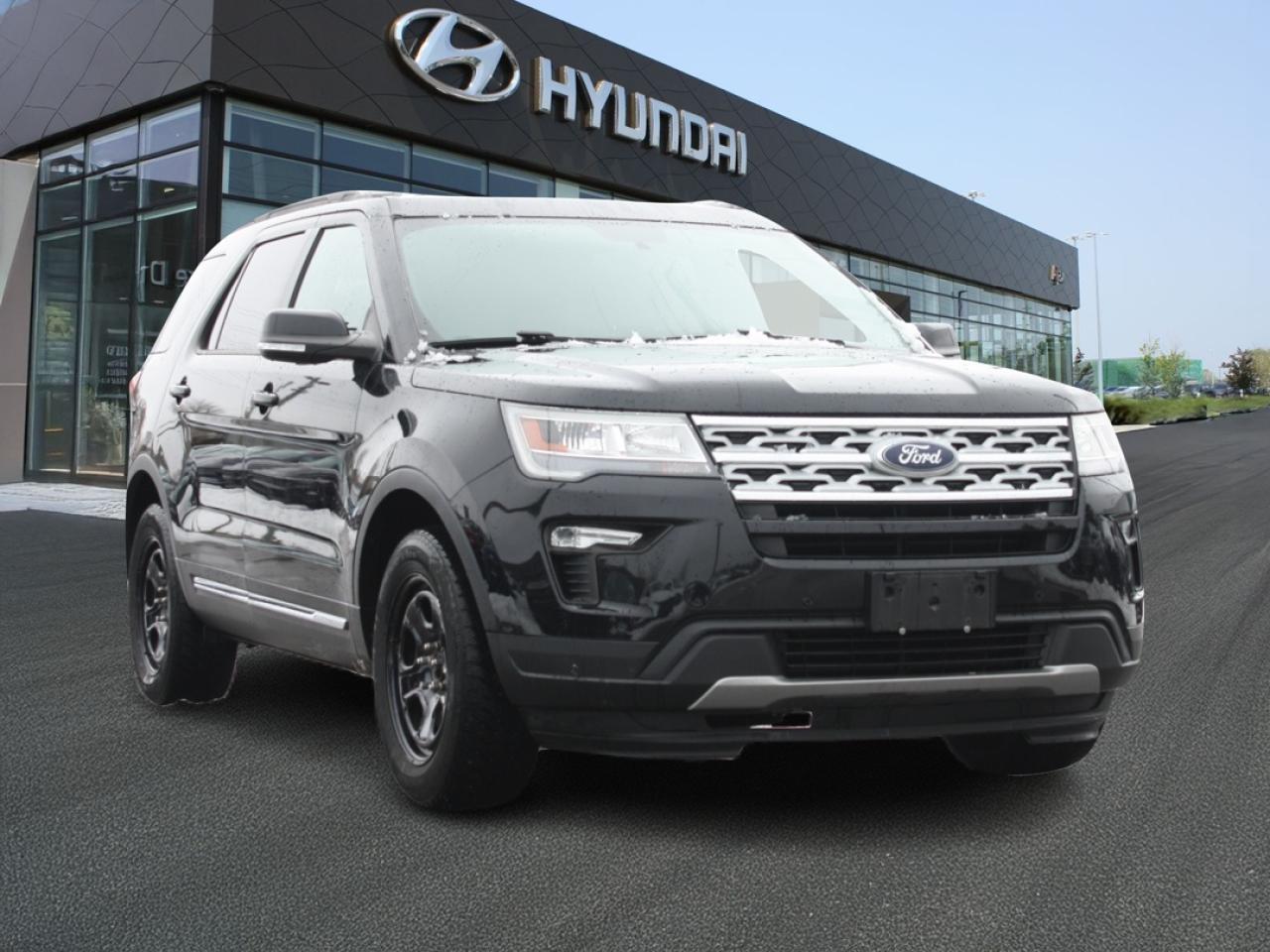 2018 Ford Explorer XLT AWD / 7-Passenger / Heated Seats / Camera Photo
