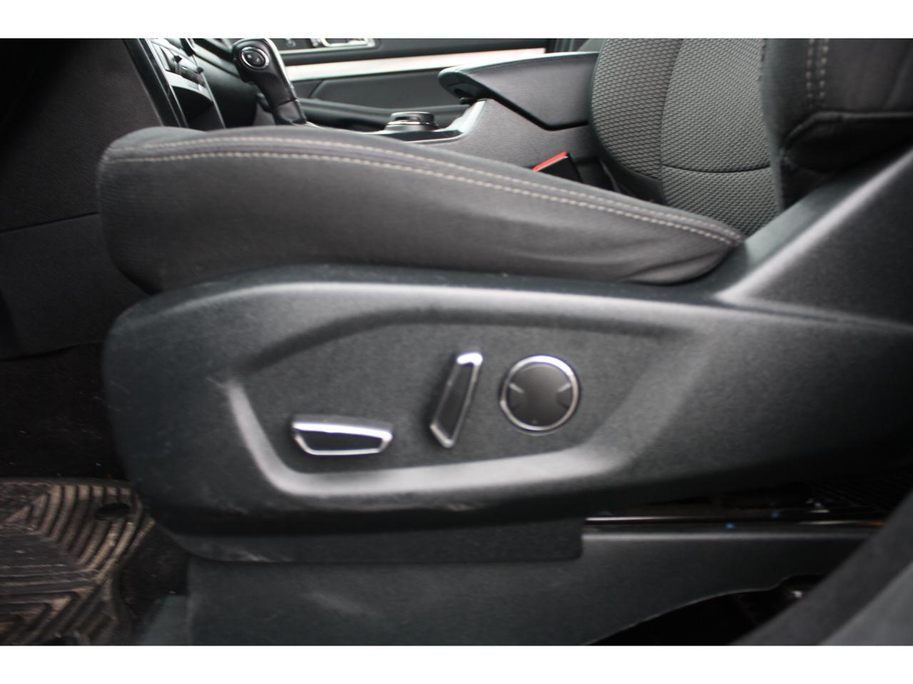 2018 Ford Explorer XLT AWD / 7-Passenger / Heated Seats / Camera Photo