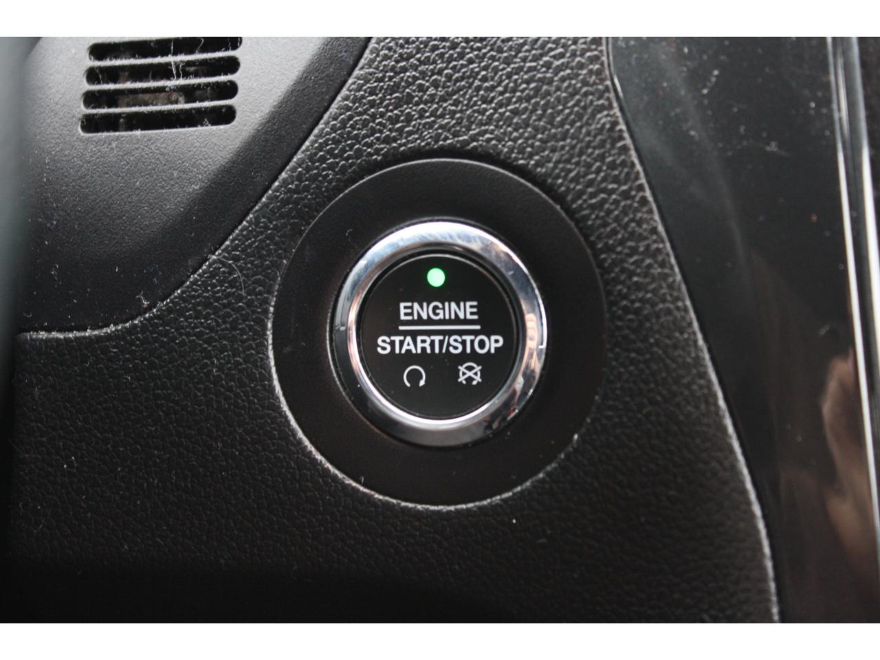 2018 Ford Explorer XLT AWD / 7-Passenger / Heated Seats / Camera Photo