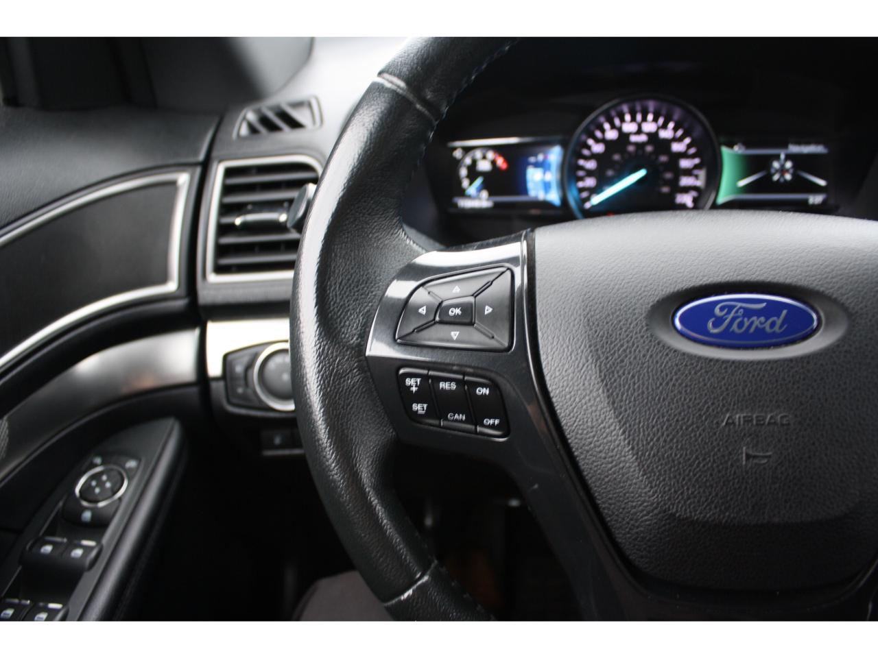 2018 Ford Explorer XLT AWD / 7-Passenger / Heated Seats / Camera Photo