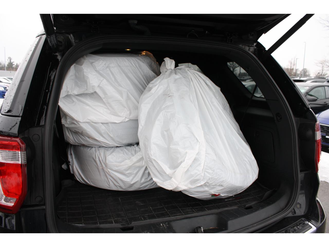 2018 Ford Explorer XLT AWD / 7-Passenger / Heated Seats / Camera Photo