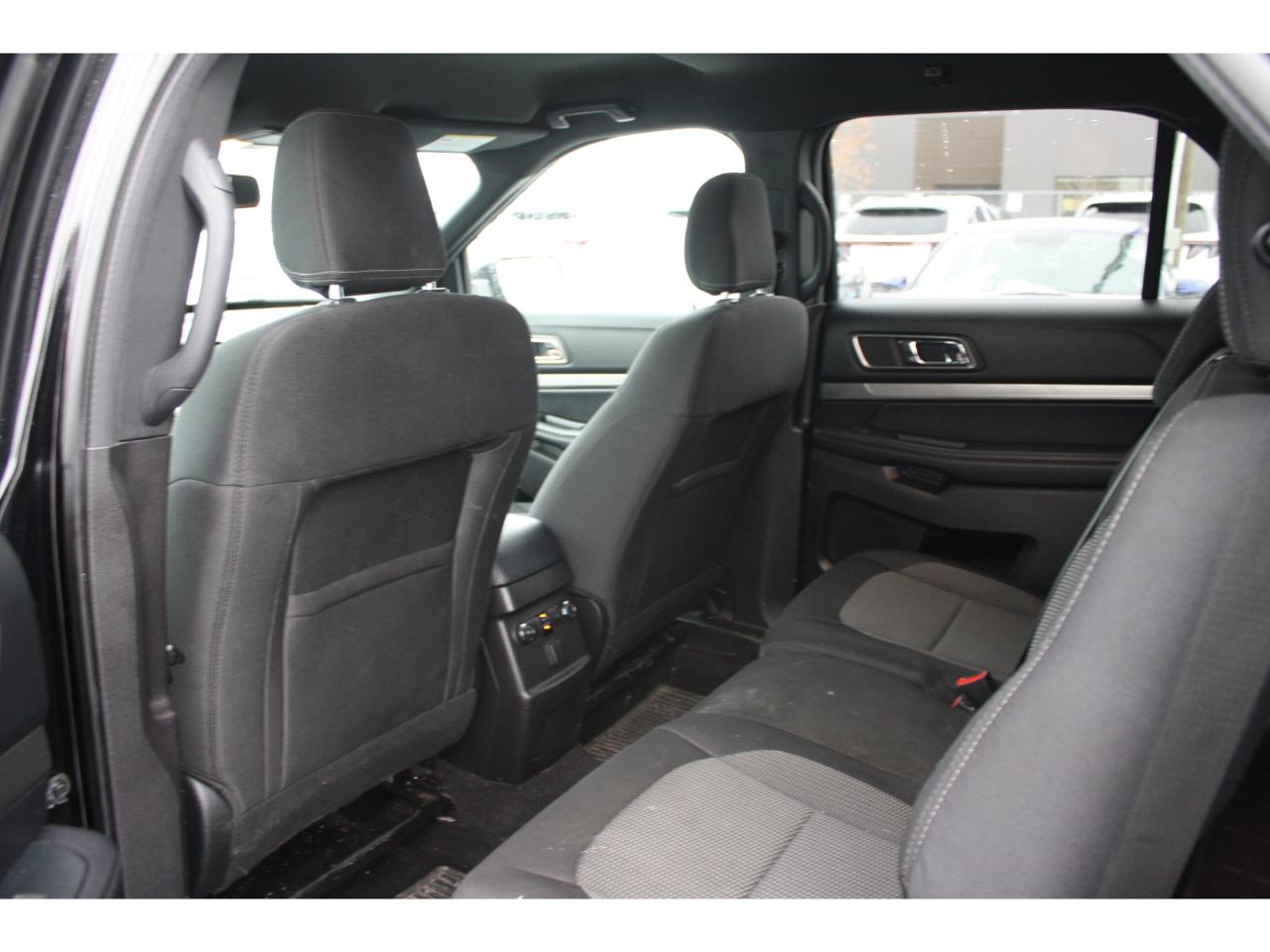 2018 Ford Explorer XLT AWD / 7-Passenger / Heated Seats / Camera Photo