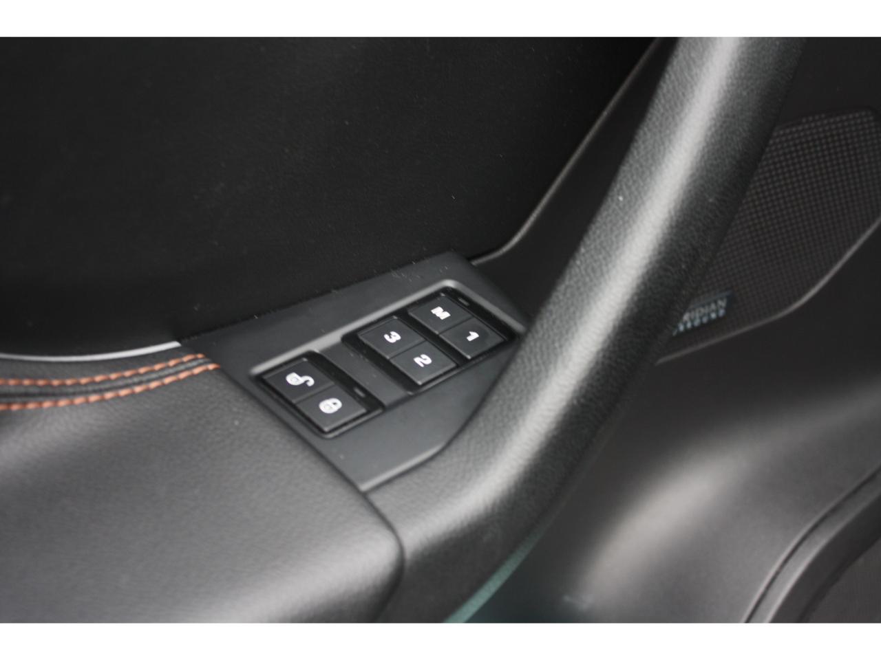 2019 Jaguar F-PACE 20d AWD Prestige / Leather / Heated Seats / Nav Photo