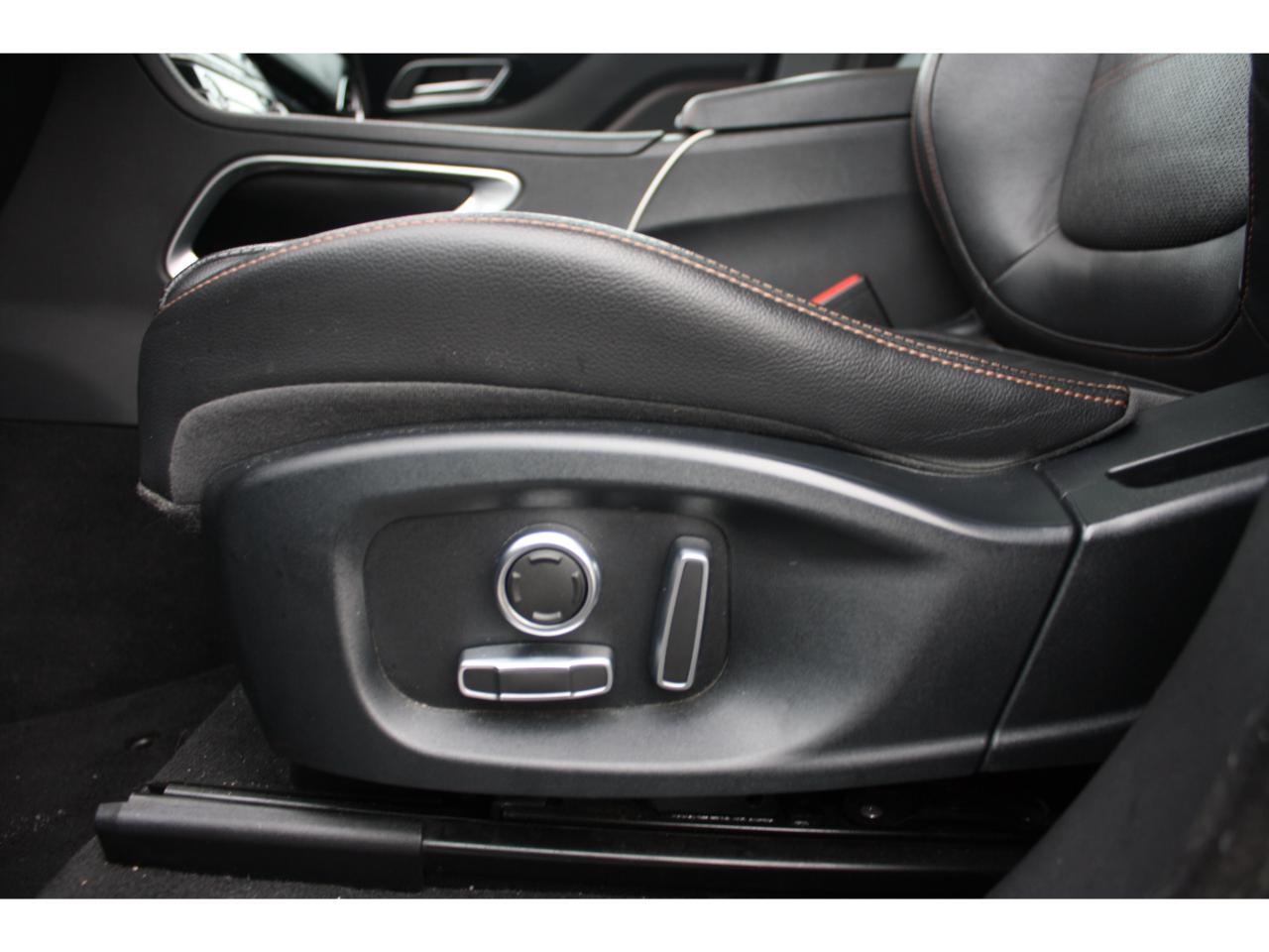 2019 Jaguar F-PACE 20d AWD Prestige / Leather / Heated Seats / Nav Photo