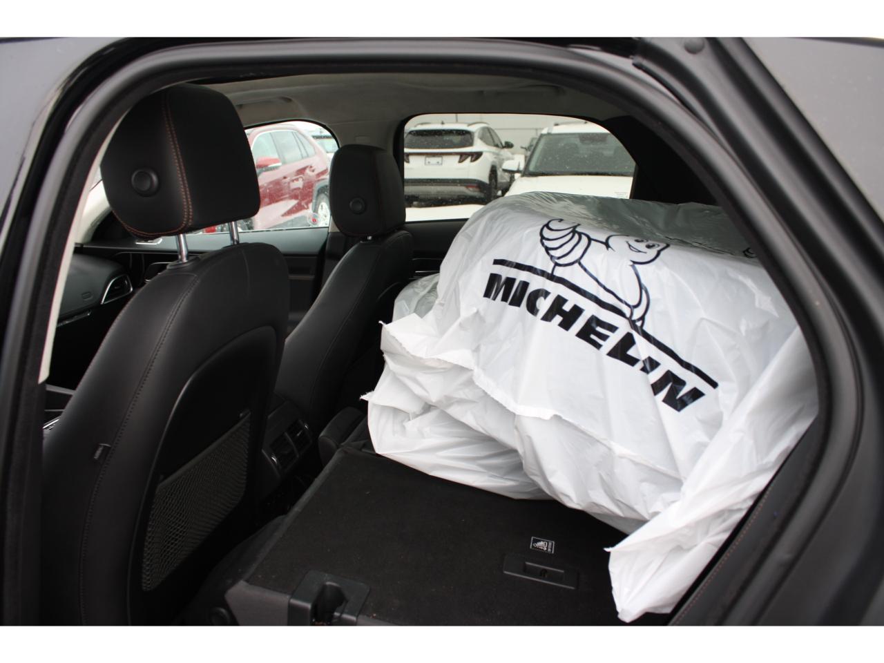 2019 Jaguar F-PACE 20d AWD Prestige / Leather / Heated Seats / Nav Photo