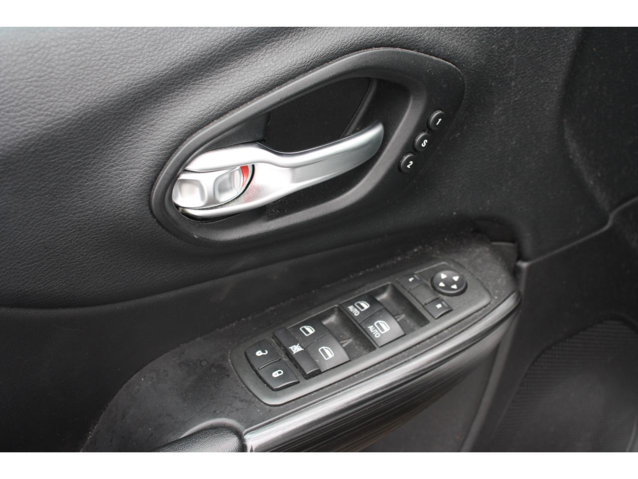 2015 Jeep Cherokee Trailhawk / Heated Seats / Leather /  As-Is Spec Photo