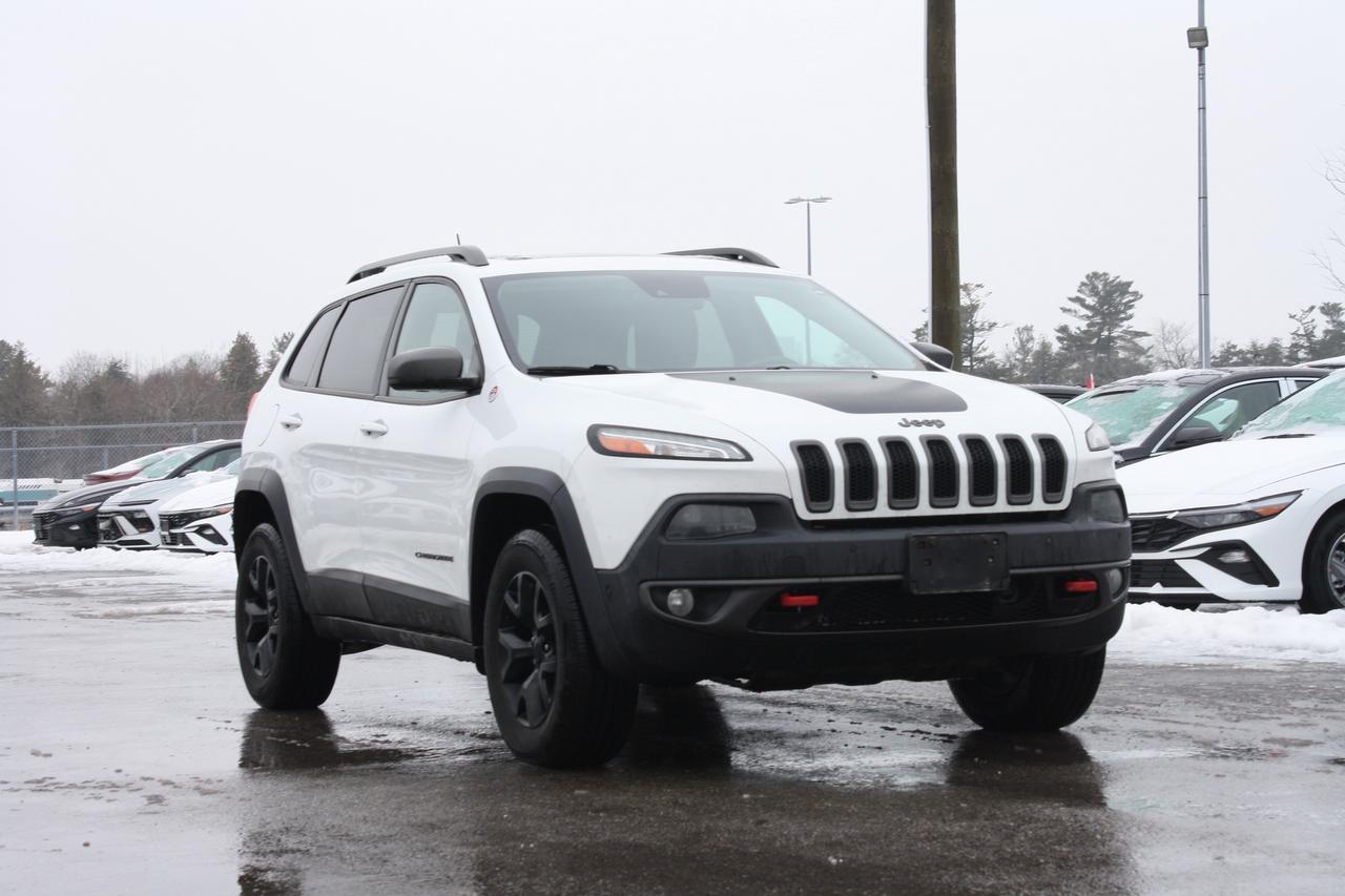 2015 Jeep Cherokee Trailhawk / Heated Seats / Leather /  As-Is Spec Photo3