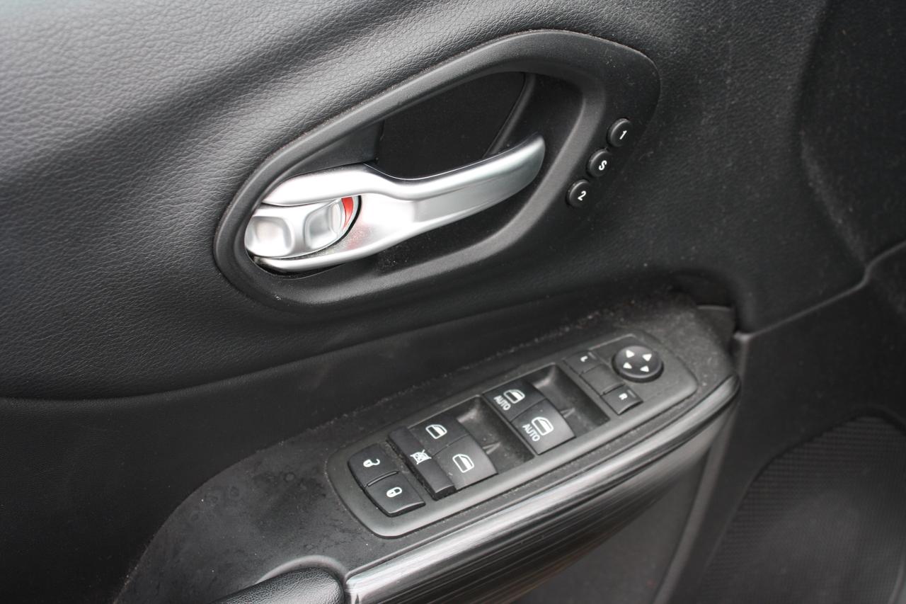 2015 Jeep Cherokee Trailhawk / Heated Seats / Leather /  As-Is Spec Photo