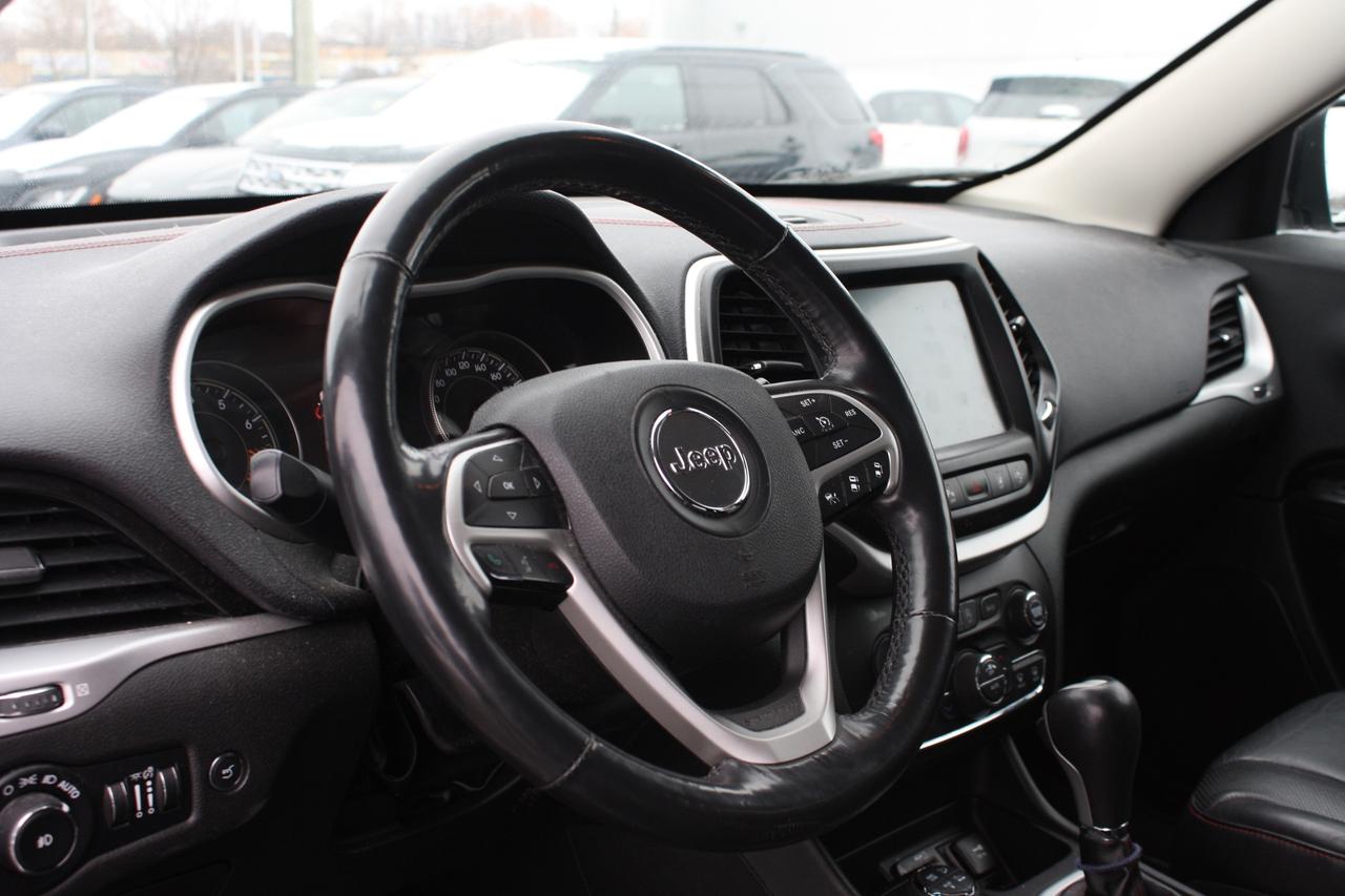 2015 Jeep Cherokee Trailhawk / Heated Seats / Leather /  As-Is Spec Photo