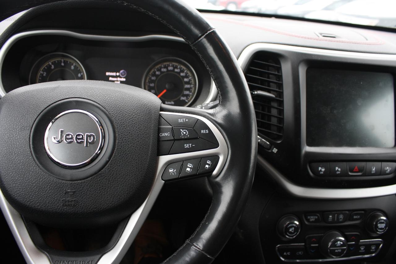 2015 Jeep Cherokee Trailhawk / Heated Seats / Leather /  As-Is Spec Photo