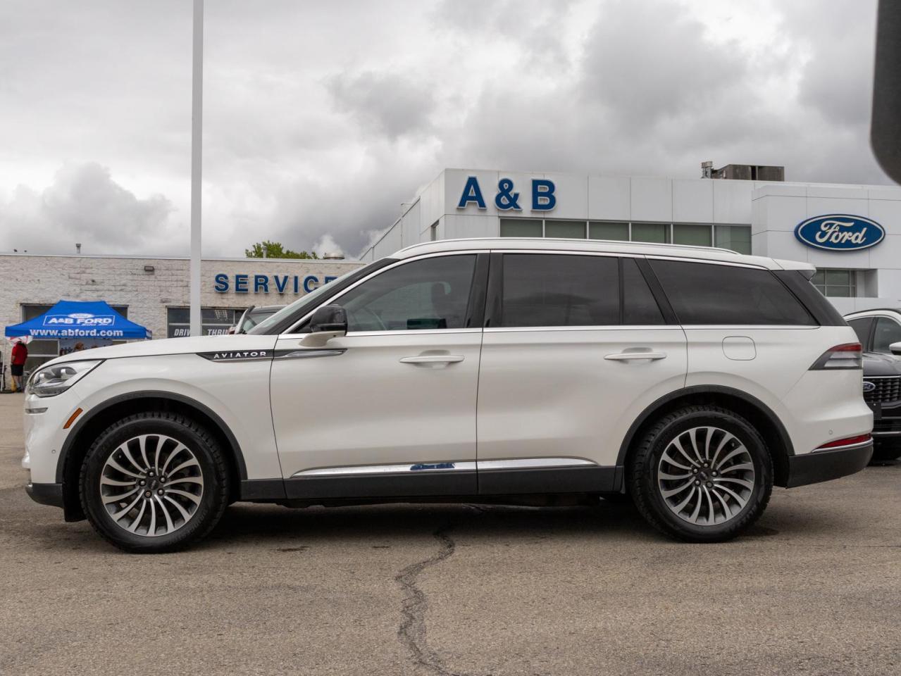 2020 Lincoln Aviator Reserve 4dr All-Wheel Drive Photo2