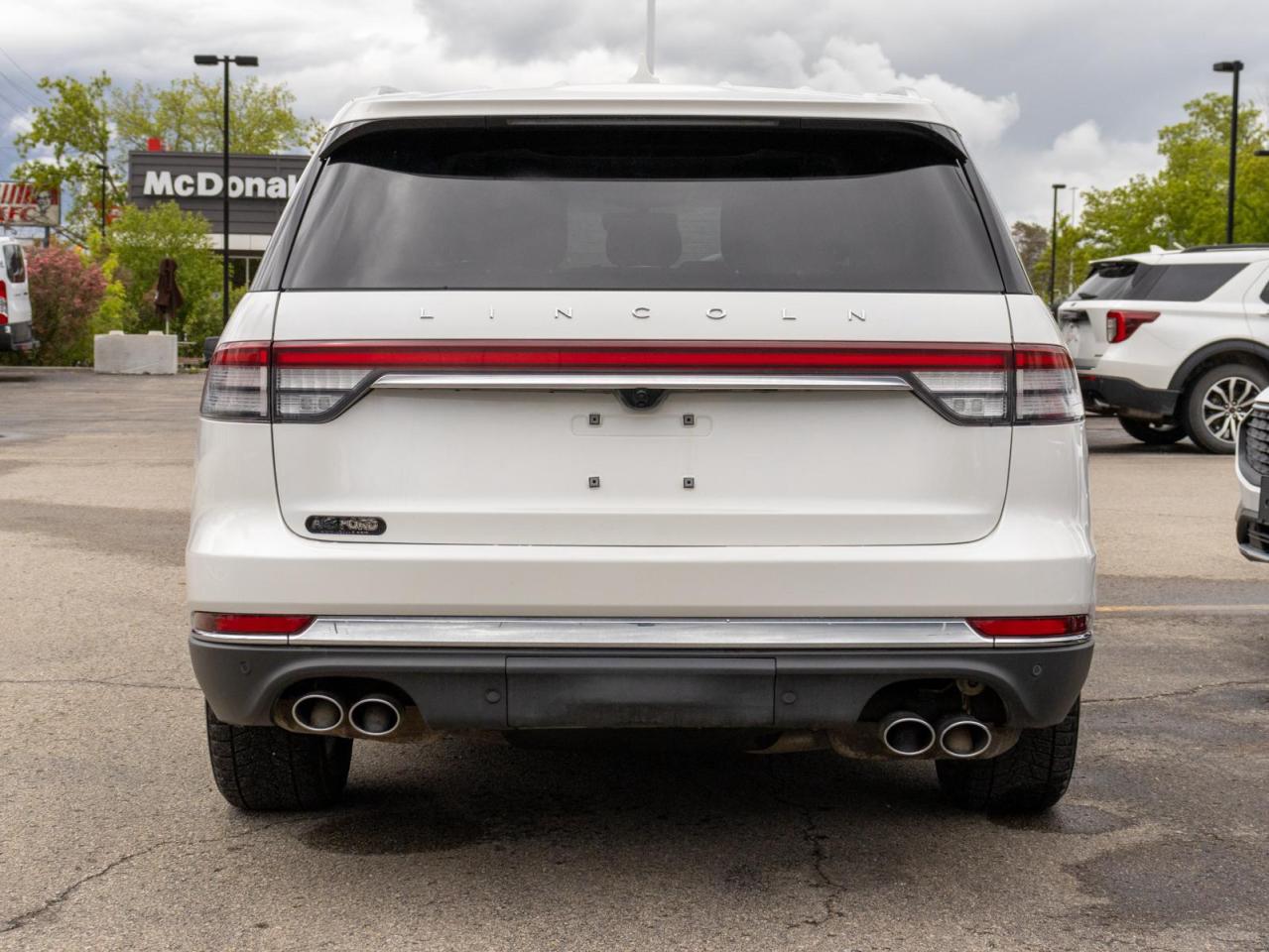 2020 Lincoln Aviator Reserve 4dr All-Wheel Drive Photo4