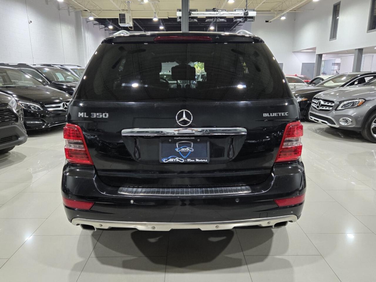 2011 Mercedes-Benz M-Class 4MATIC ML350 BlueTEC Blindspot Assist Navigation B Photo