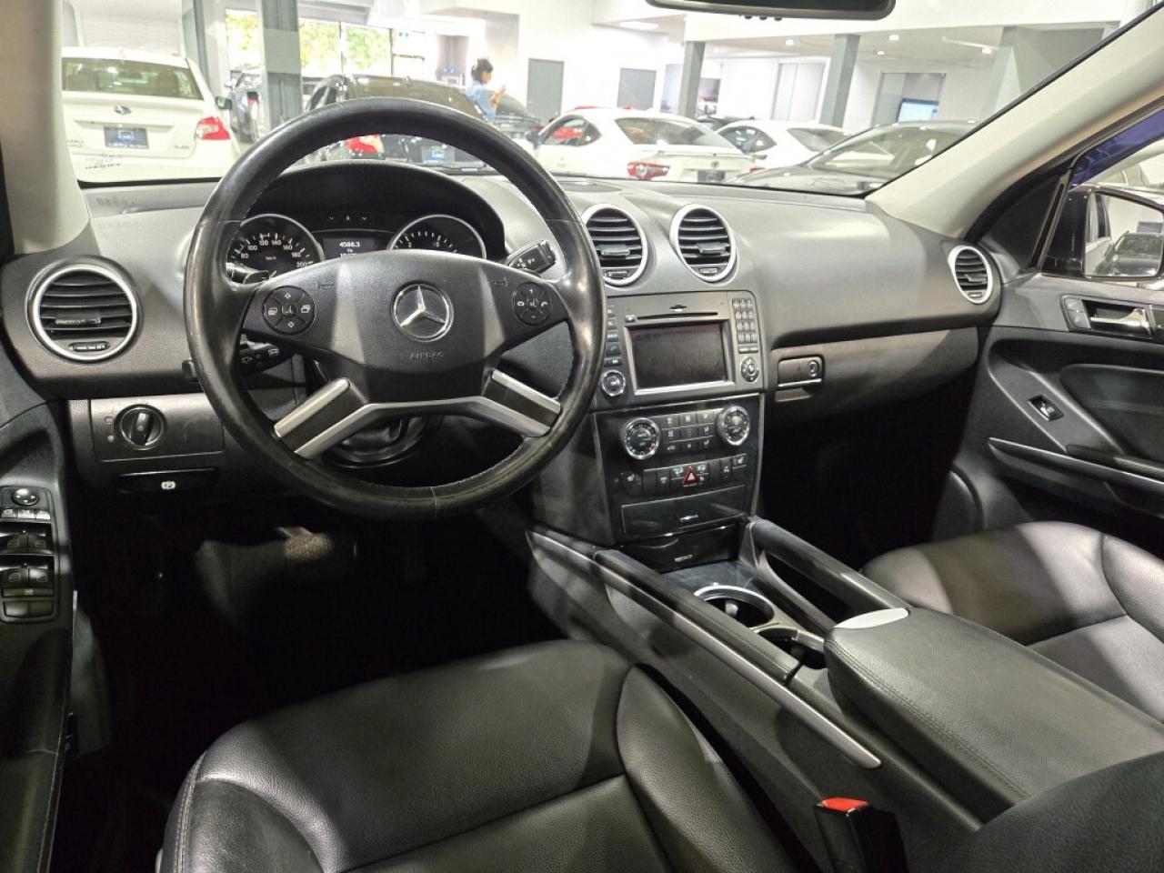 2011 Mercedes-Benz M-Class 4MATIC ML350 BlueTEC Blindspot Assist Navigation B Photo