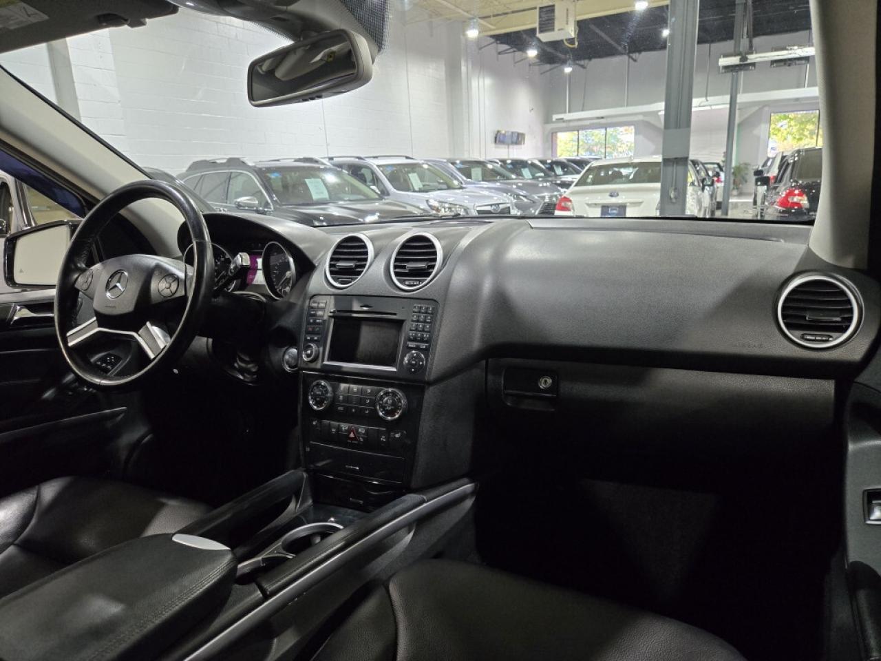 2011 Mercedes-Benz M-Class 4MATIC ML350 BlueTEC Blindspot Assist Navigation B Photo