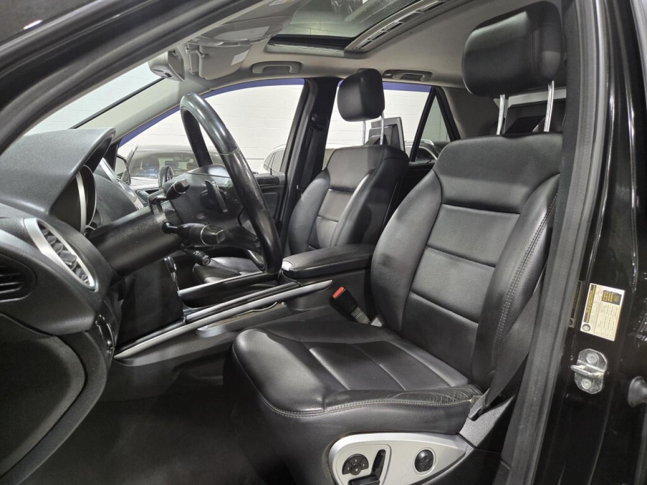 2011 Mercedes-Benz M-Class 4MATIC ML350 BlueTEC Blindspot Assist Navigation B Photo