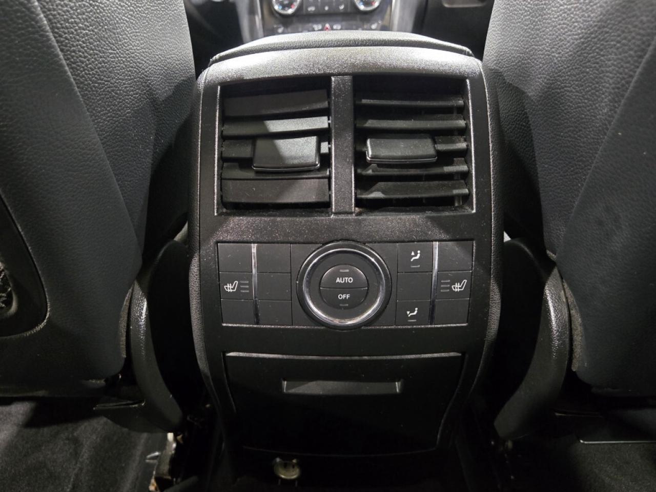 2011 Mercedes-Benz M-Class 4MATIC ML350 BlueTEC Blindspot Assist Navigation B Photo