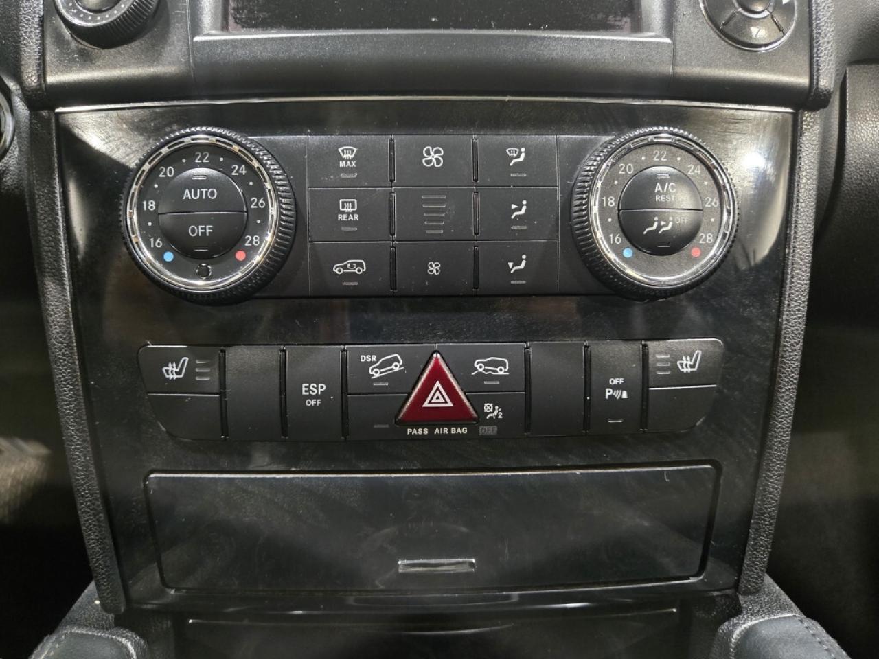 2011 Mercedes-Benz M-Class 4MATIC ML350 BlueTEC Blindspot Assist Navigation B Photo