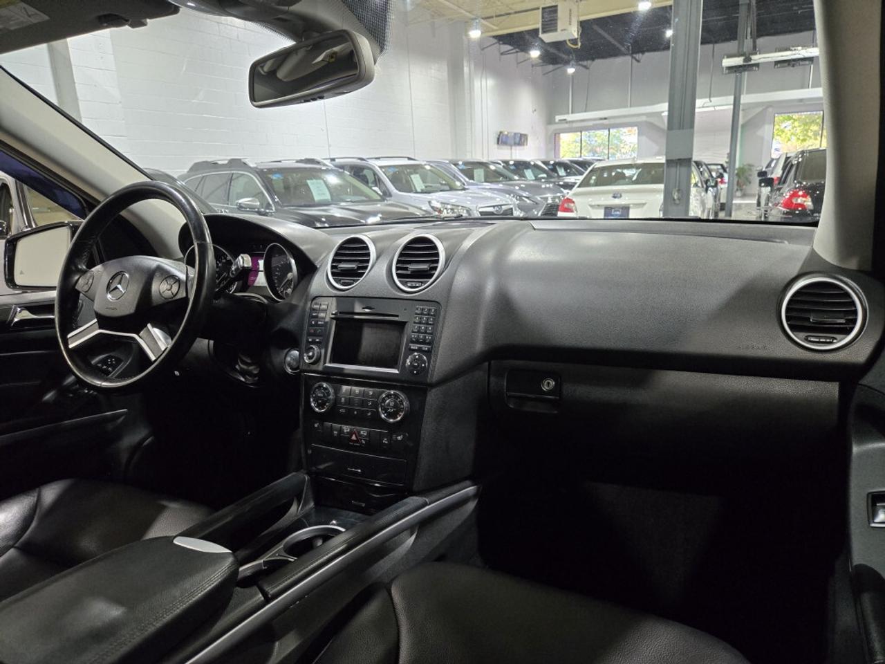 2011 Mercedes-Benz M-Class 4MATIC ML350 BlueTEC Blindspot Assist Navigation B Photo