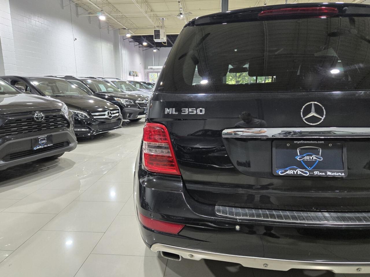 2011 Mercedes-Benz M-Class 4MATIC ML350 BlueTEC Blindspot Assist Navigation B Photo