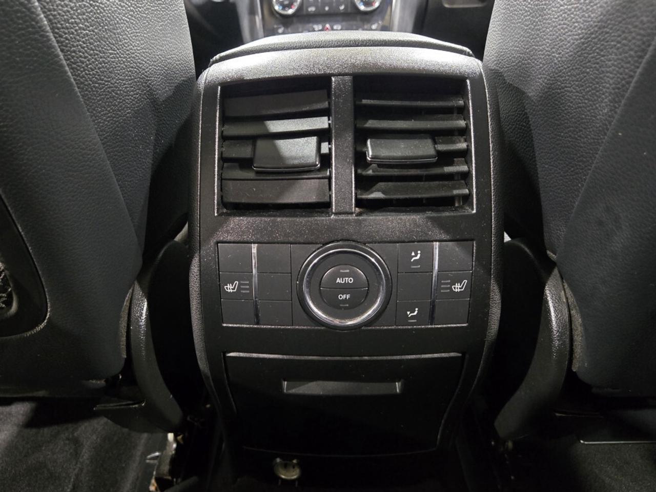 2011 Mercedes-Benz M-Class 4MATIC ML350 BlueTEC Blindspot Assist Navigation B Photo