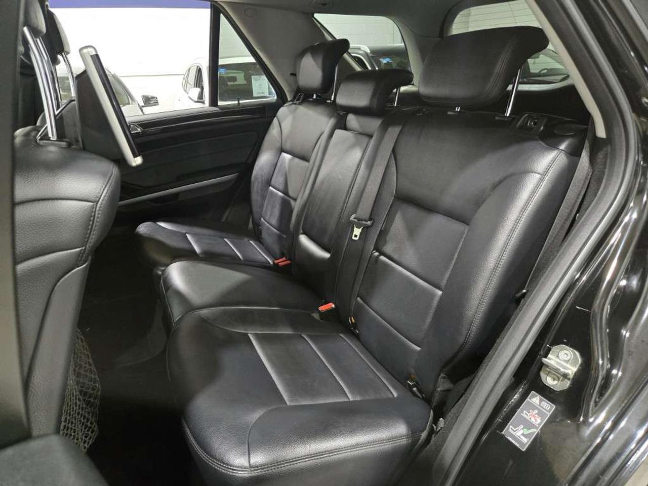 2011 Mercedes-Benz M-Class 4MATIC ML350 BlueTEC Blindspot Assist Navigation Bluetooth Backup Cam Photo