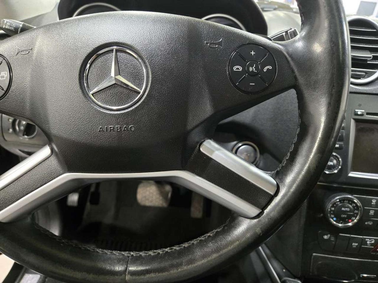 2011 Mercedes-Benz M-Class 4MATIC ML350 BlueTEC Blindspot Assist Navigation Bluetooth Backup Cam Photo