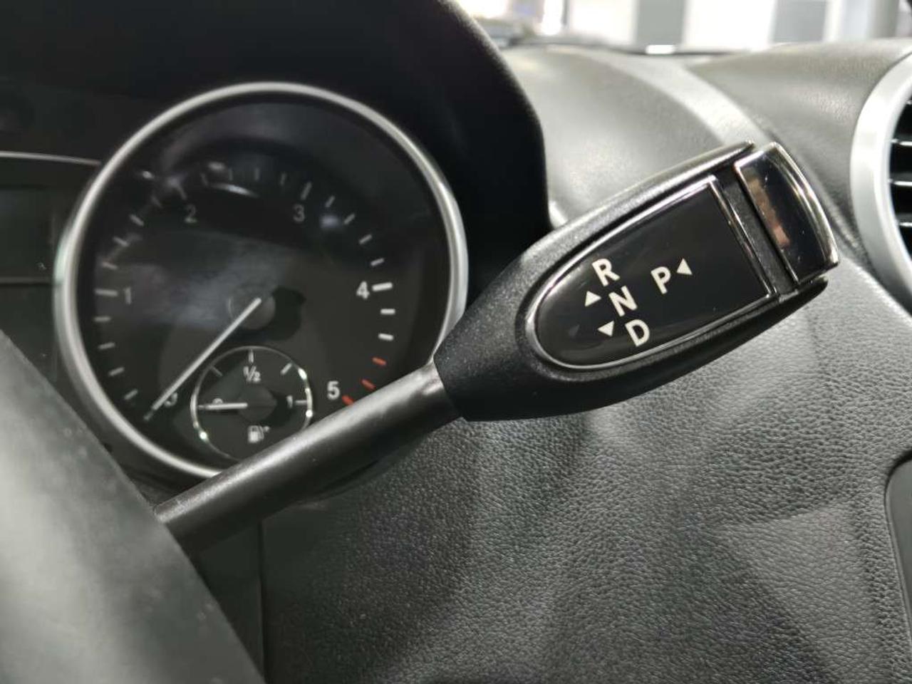 2011 Mercedes-Benz M-Class 4MATIC ML350 BlueTEC Blindspot Assist Navigation Bluetooth Backup Cam Photo