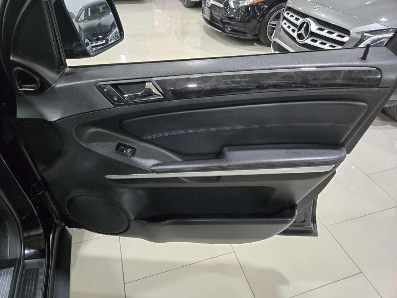 2011 Mercedes-Benz M-Class 4MATIC ML350 BlueTEC Blindspot Assist Navigation Bluetooth Backup Cam Photo