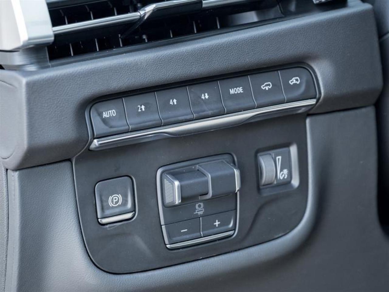 2025 Cadillac Escalade Premium Luxury 4dr 4x4 Photo