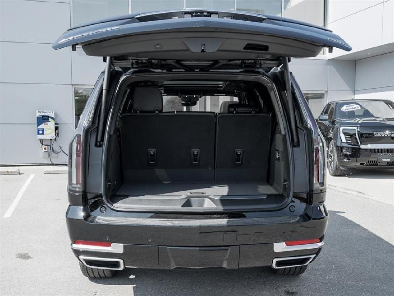 2025 Cadillac Escalade Premium Luxury 4dr 4x4 Photo